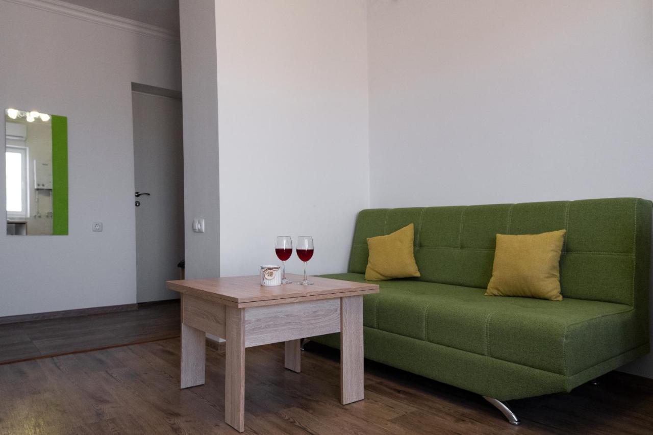 Bright Apartment On 13Th Floor Yerevan Bagian luar foto