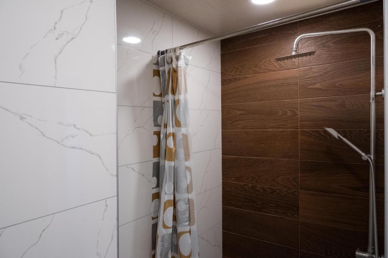 Bright Apartment On 13Th Floor Yerevan Bagian luar foto