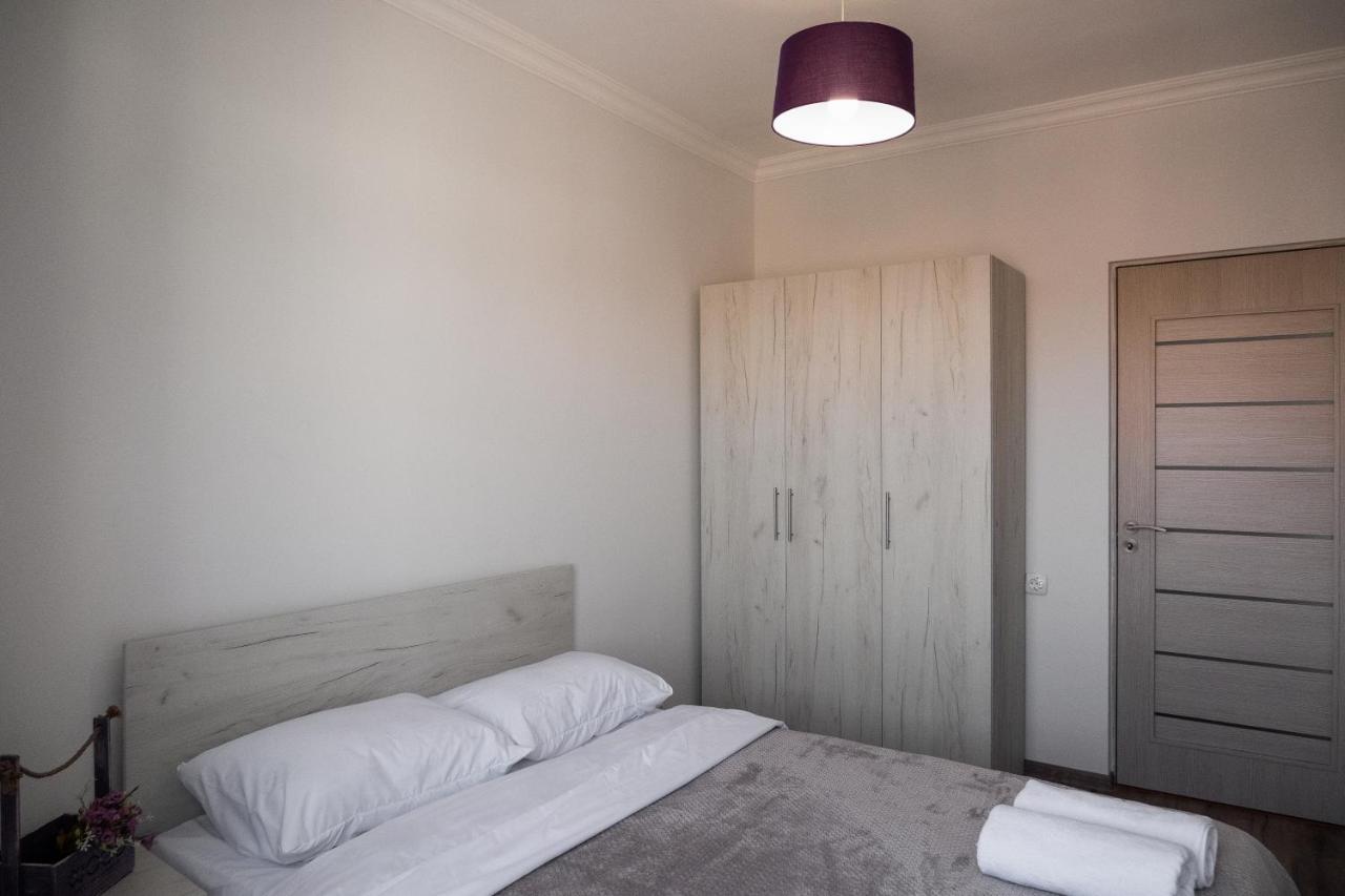 Bright Apartment On 13Th Floor Yerevan Bagian luar foto
