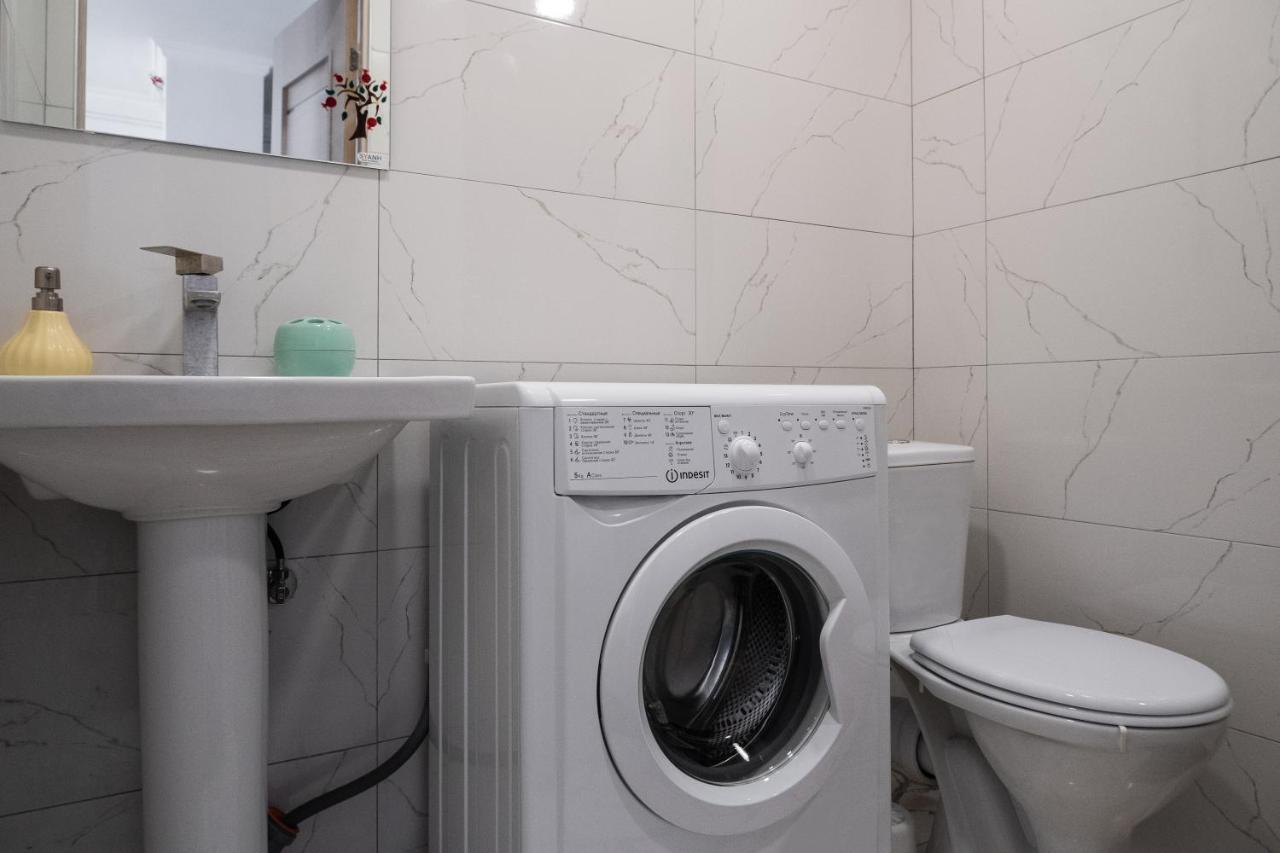 Bright Apartment On 13Th Floor Yerevan Bagian luar foto
