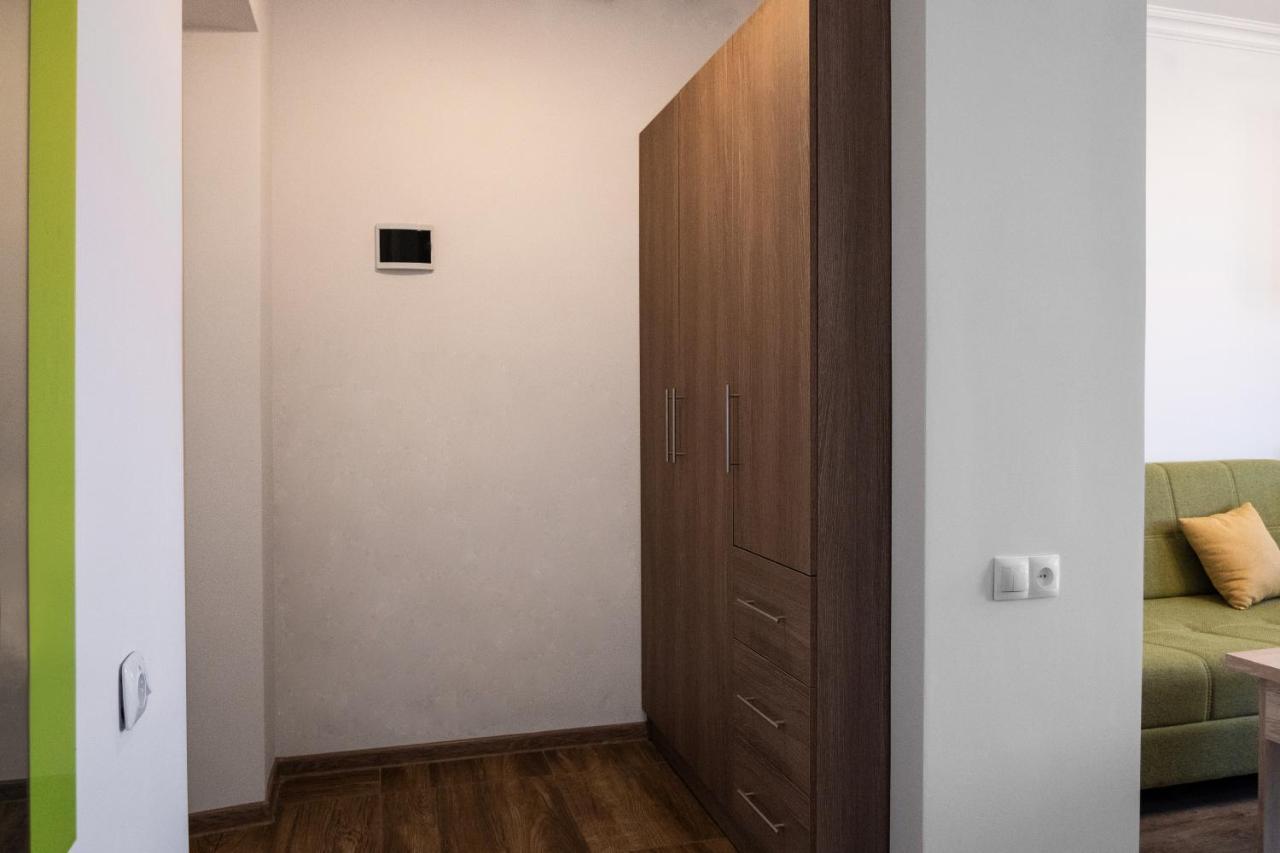 Bright Apartment On 13Th Floor Yerevan Bagian luar foto